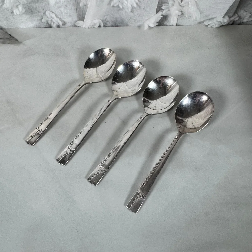 Set of 4 Oneida Nobility Plate Silver‎ Plated Round Soup Spoons Caprice Lot 1